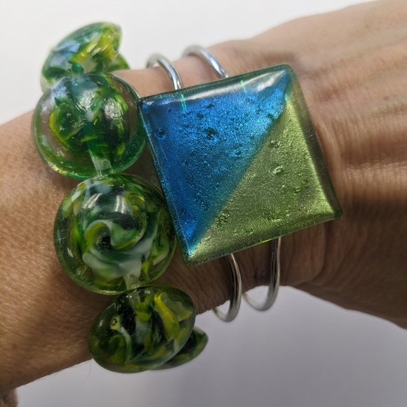 2 VTG GLASS BEAD BRACELETS - Picture 7 of 12